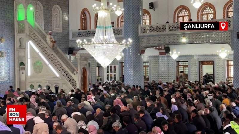 Ramazan ayının ilk cuma namazı kılındı