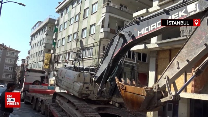 Avcılar’da yıkım sırasında korkutan an