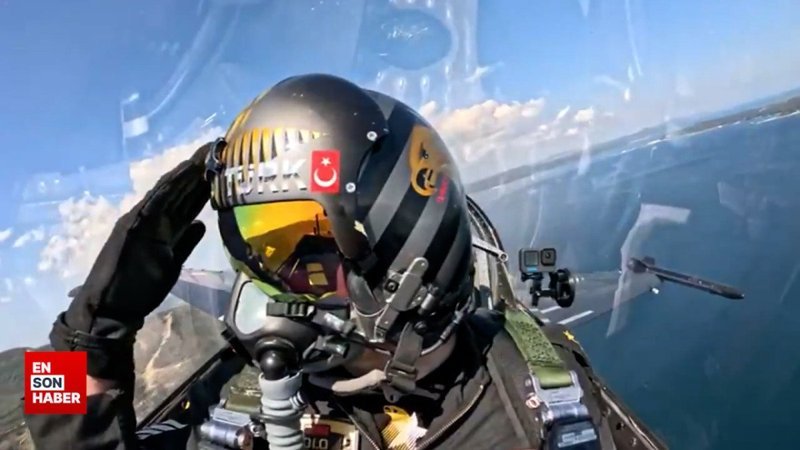 SOLOTÜRK'ün Çanakkale Zaferi'nin yıl dönümündeki gösteri uçuşu