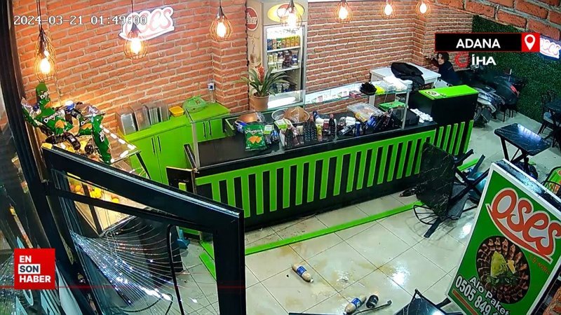 Adana'da emanet lüks araçla çiğ köfteciye daldı, uykuluydum dedi