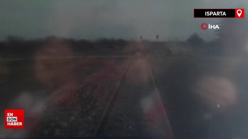 Isparta’da tren ile traktörün çarpıştığı kaza