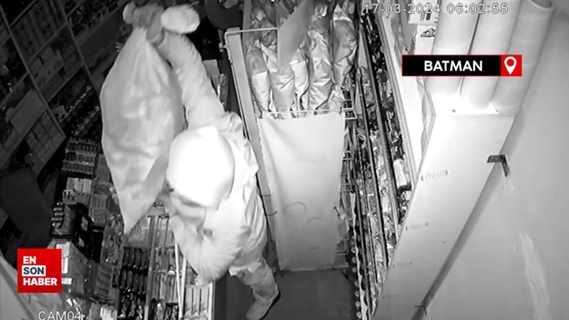 Batman'da büfeden hırsızlık kamerada: 4 dakikada her şeyi çalmışlar