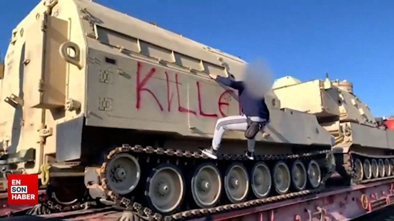 Yunanistan'da eylemciler NATO'ya ait tankları taşıyan treni durdurdu