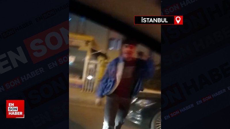 Sancaktepe'de trafik kazası sonrası sürücünün otomobilini tekmeledi