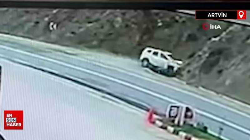 Artvin’de gazeteciler kaza yaptı