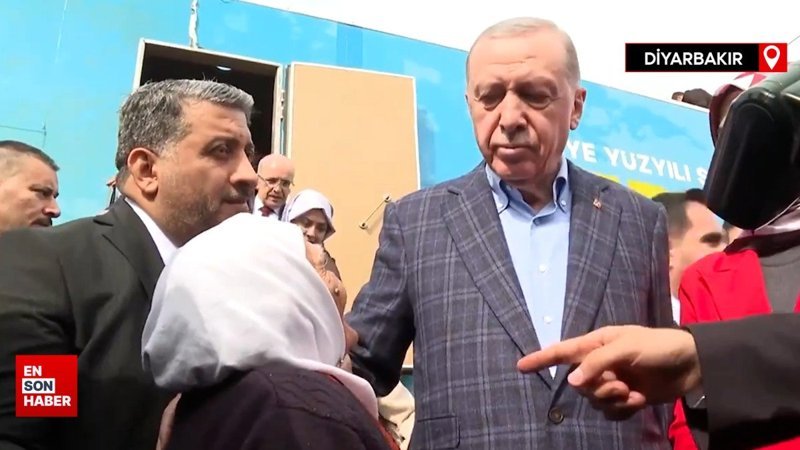Cumhurbaşkanı Erdoğan, Diyarbakır'da yaşlı teyze ile sohbet etti