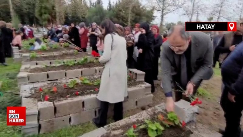 Hatay'daki kazada ölen aynı aileden 6 kişi yan yana toprağa verildi