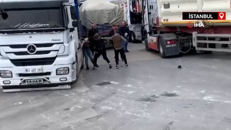 İstanbul'da tehdit edildiğini iddia etti, bir gün sonra darbedildi