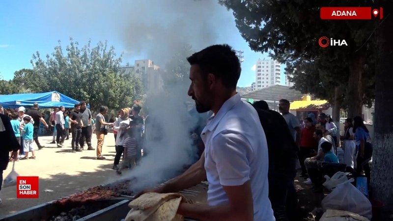 Adana'da okul bahçesinde kebap dumanları yükseldi