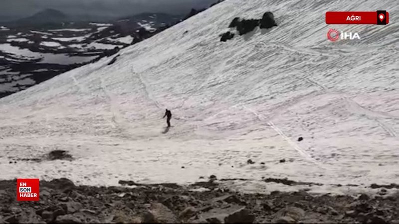 Ağrı Dağı zirvesinde renkli görüntüler