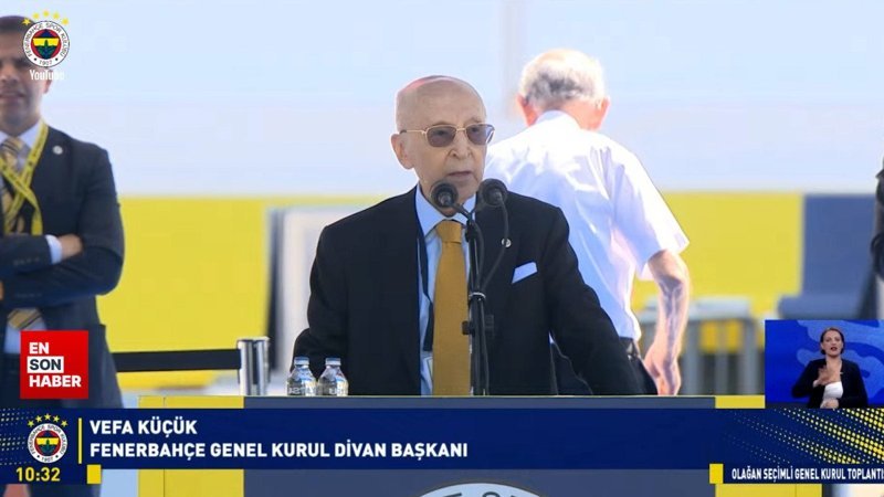 Fenerbahçe Olağan Seçimli Genel Kurulu'nu Vefa Küçük yönetiyor