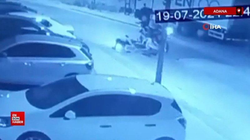 Adana'da 'dur' ihtarına uymayan motosikletli, polise çarptı