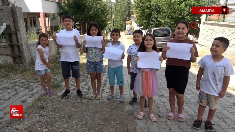 Amasya'da köye oyun parkı isteyen çocukların yüzünü Murat Kurum güldürdü