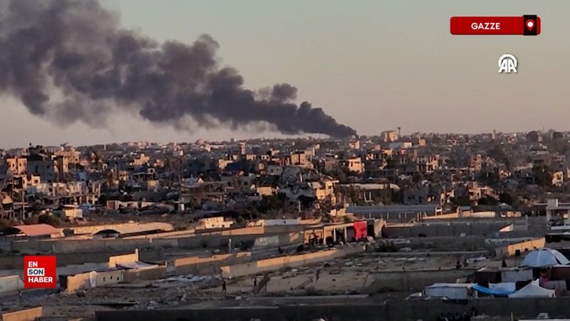 İsrail saldırısı sonrası Refah'ın kuzeyinde büyük bir yangın çıktı
