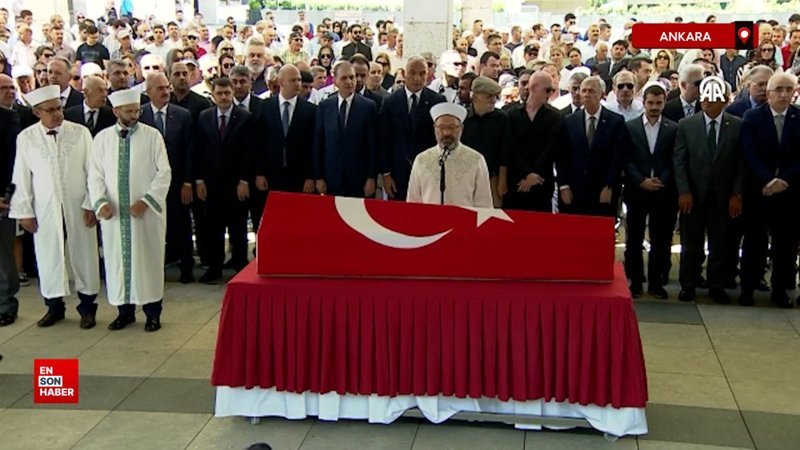 Kenan Işık, son yolculuğuna uğurlandı