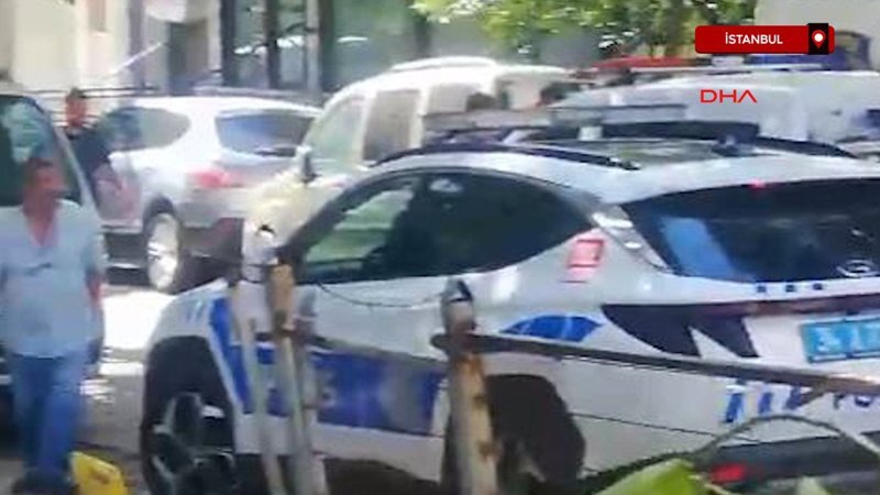 Avcılar'da aile faciası: Babasını öldürdü, annesini ve kardeşini yaraladı