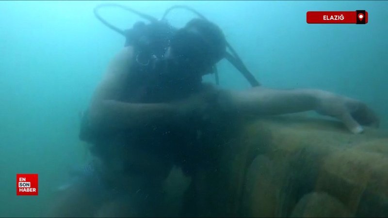 Elazığ'da Keban Barajı'nın dibinde kanepe bulundu