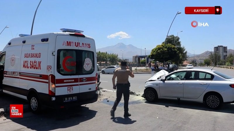 Kayseri'de ambulans ile otomobil çarpıştı