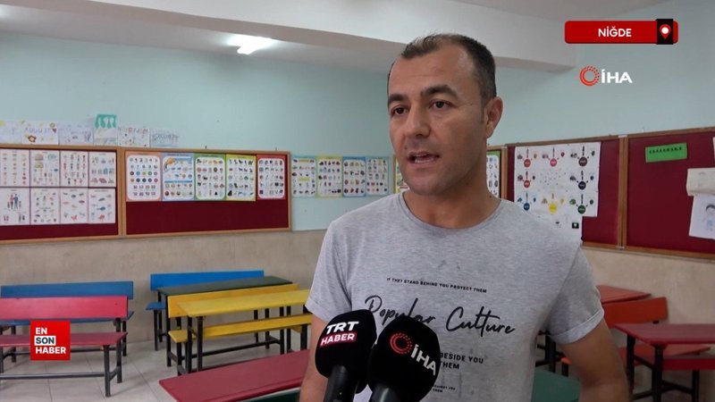 Niğde'de okul müdürü ve yardımcısı, okulun tadilatını yaptı