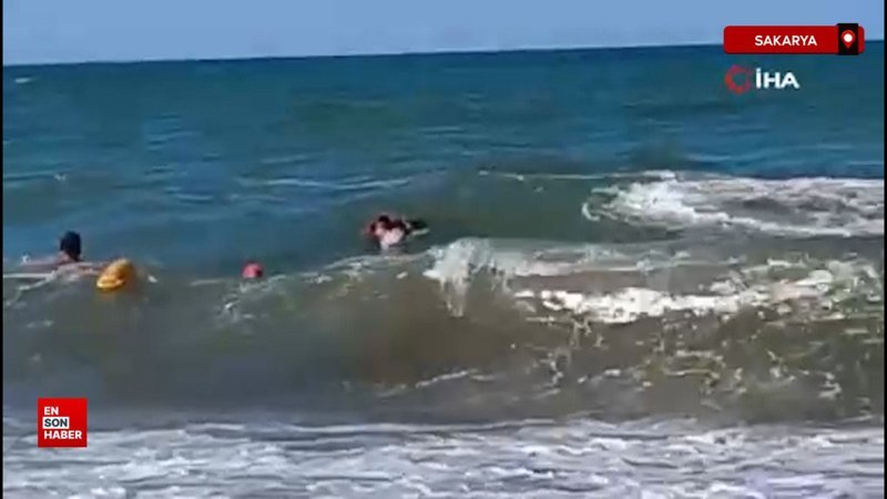 Sakarya'da yasağa rağmen denize giren kişi boğulmaktan son anda kurtarıldı