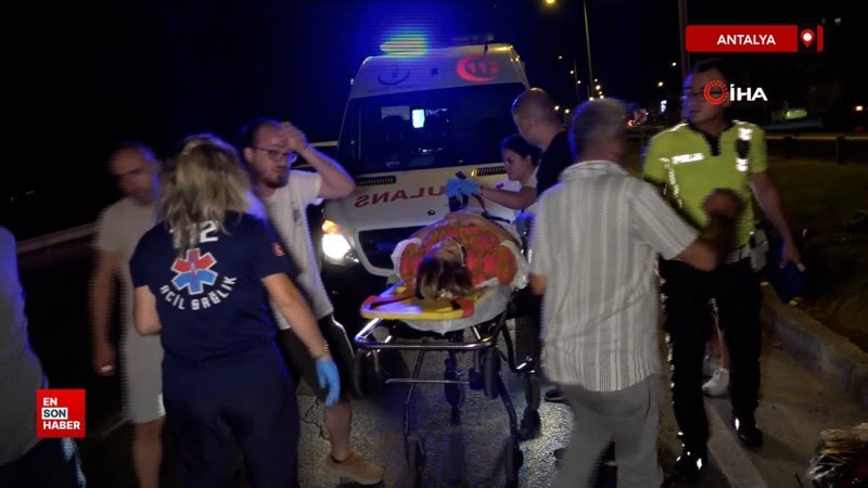 Antalya'da hafif ticari araç yayaya çarptı