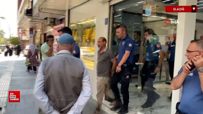 Elazığ'da bıçaklı saldırgan, kaçmasın diye odaya kilitlendi