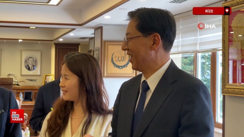 Çin Halk Cumhuriyeti Ankara Büyükelçisi Liu Rize çayına hayran kaldı