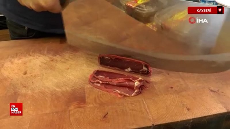 Kayseri'de gurbetçilerin gelişi pastırma satışlarını hareketlendirdi