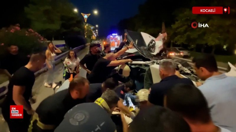 Kocaeli'de yan yatan otomobilden cam kesilerek kurtarıldı