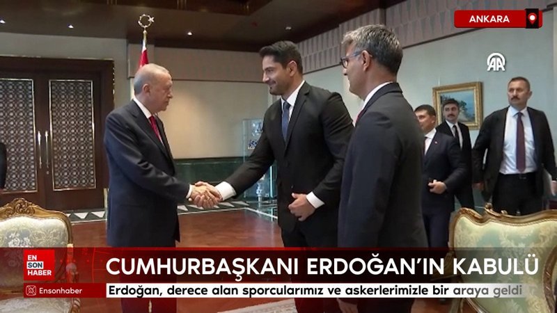 Cumhurbaşkanı Erdoğan derece alan sporcularımız ve askerlerimizle bir araya geldi