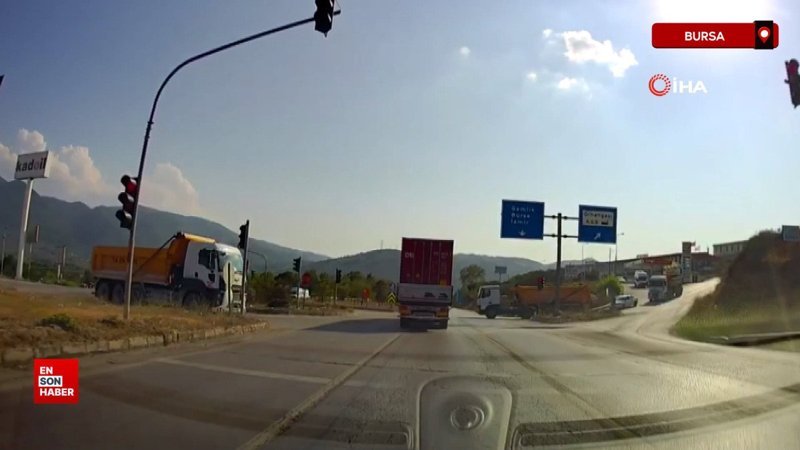 Bursa'da kırmızı ışıkta geçen tır, faciaya davetiye çıkardı