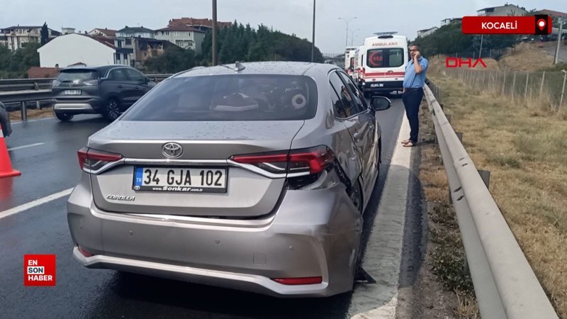 Kocaeli'de TEM Otoyolu’nda 4 otomobilin karıştığı kaza