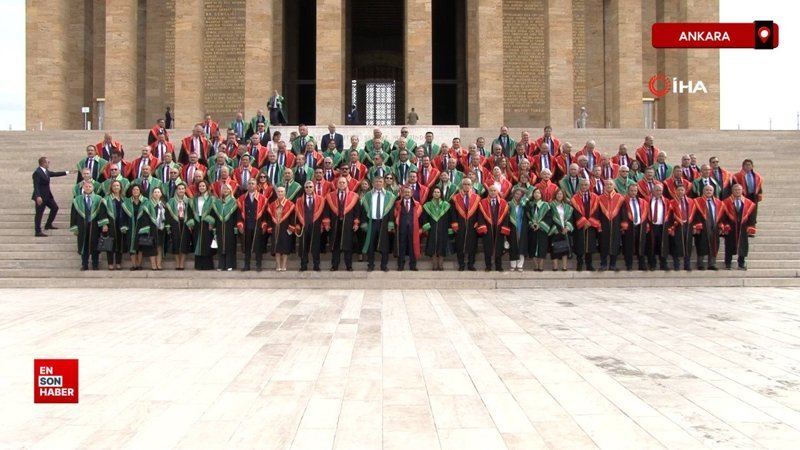 Yargıtay üyeleri adli yıl açılışı dolayısıyla Anıtkabir'i ziyaret etti