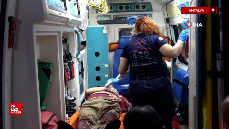 Antalya'da Ganyan Bayii kavgası: Elindeki silahla kendini yaraladı