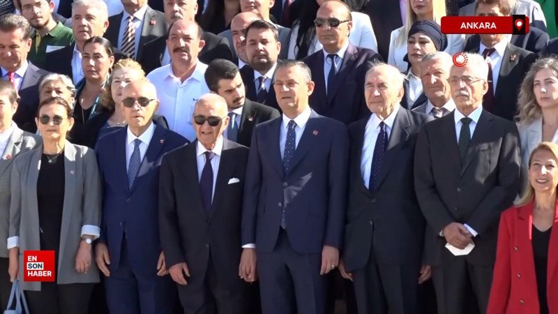 CHP 101'inci yılında Anıtkabir'de