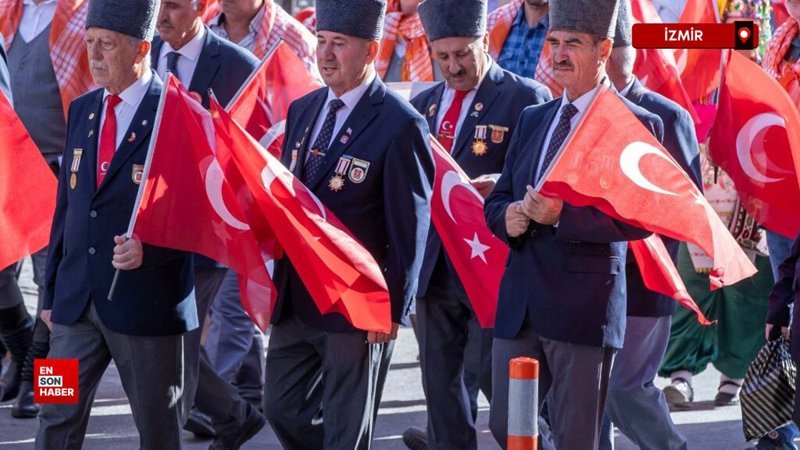 İzmir'de 9 Eylül coşkusu: Düşman işgalinden kurtuluşun 102. yıl dönümü kutlanıyor