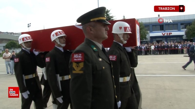 Üsteğmen ağabeyin kardeşine vedası