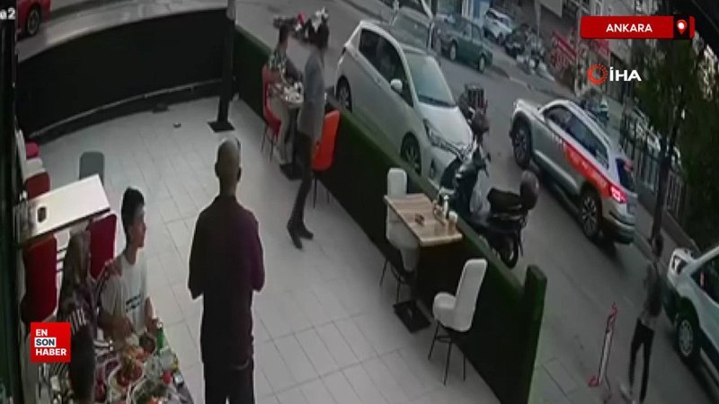 Ankara'da motosiklet kazası: 2 kişi uçarak yere savruldu