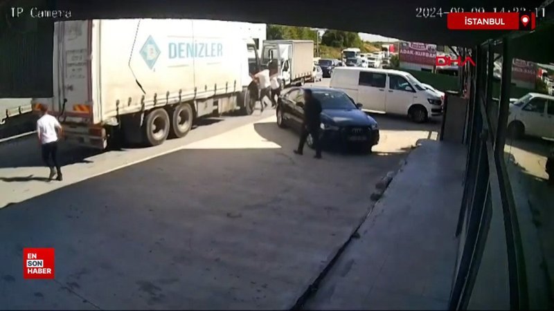 İstanbul'da tamir etmek için girdiği tırın altında can verdi