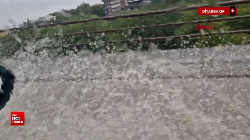 Diyarbakır’da cadde ve sokaklar göle döndü