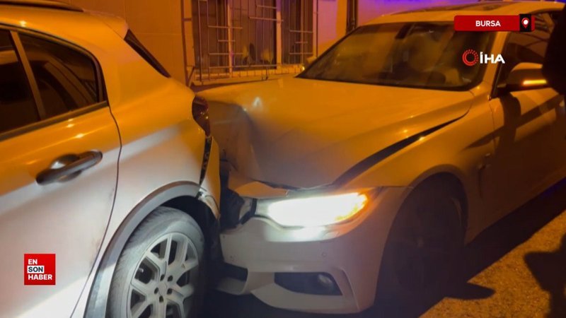 Bursa'da alkollü sürücü park halindeki araçlara çarptı