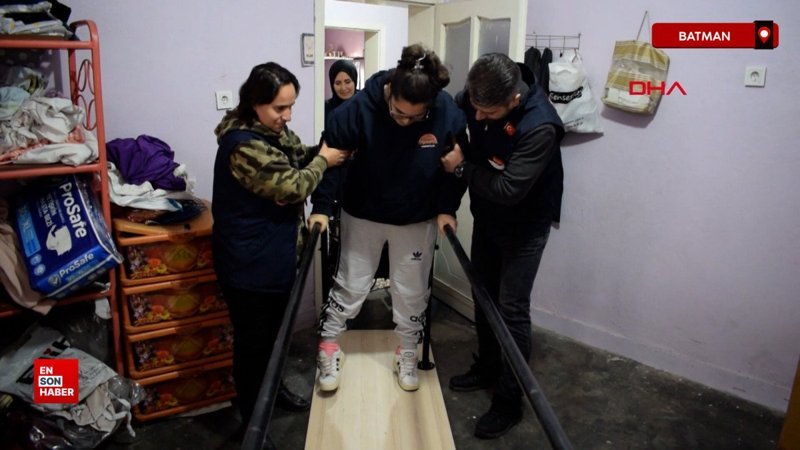 Batman'da fizik tedaviyle 5 yıl sonra adım atan Aysun, yürüyüp polis olmak istiyor