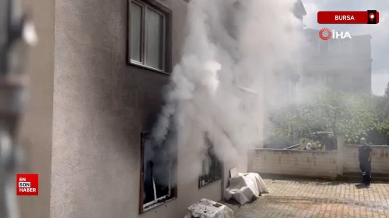 Bursa'da 5 katlı binanın zemin katında çıkan yangın panik dolu anlar yaşattı