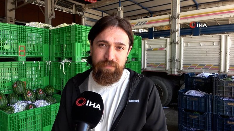 Mersin'de 700 kilograma yakın karpuzu çaldılar