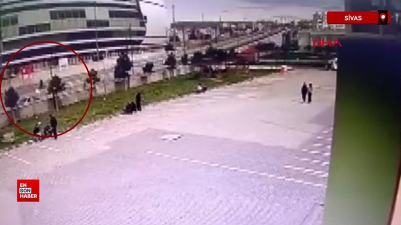 Sivas'ta otomobilin çarptığı bisikletin sürücüsü hayatını kaybetti