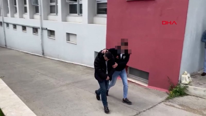 Adana'da yolcunun termosundan yarım kilo bonzai ham maddesi çıktı