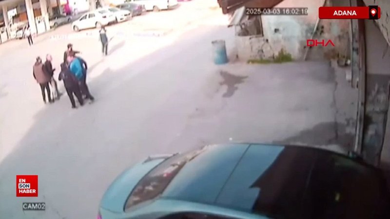 Adana'da taşlı sopalı aracıma çarptın kavgası