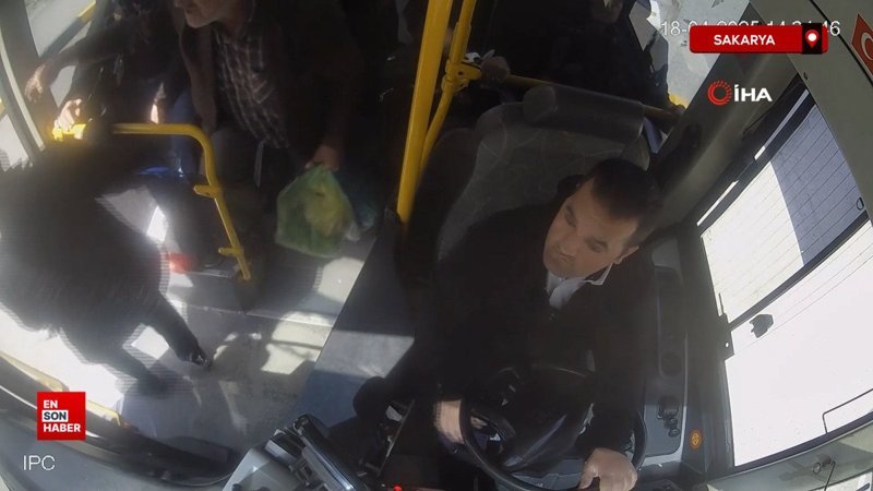 Sakarya'da otobüste fenalaşan yolcu için güzergahını değiştirdi