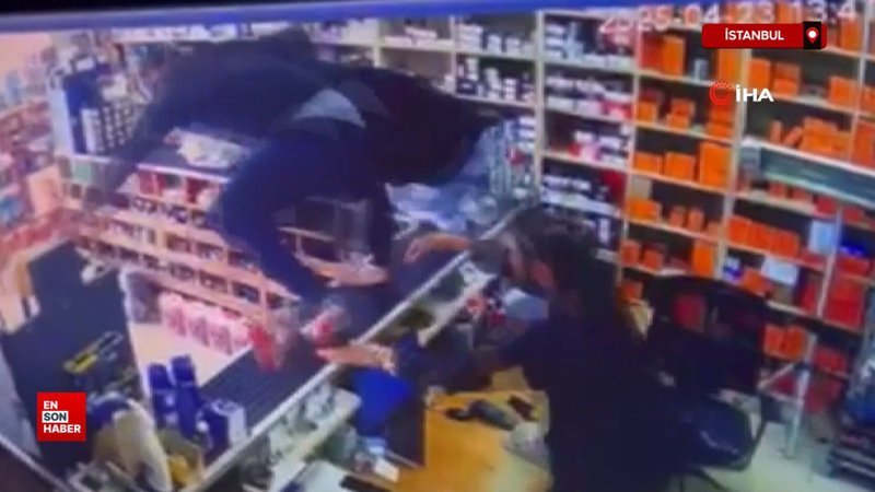 İstanbul'da deprem paniğiyle tezgahın üzerinden art arda böyle atladılar