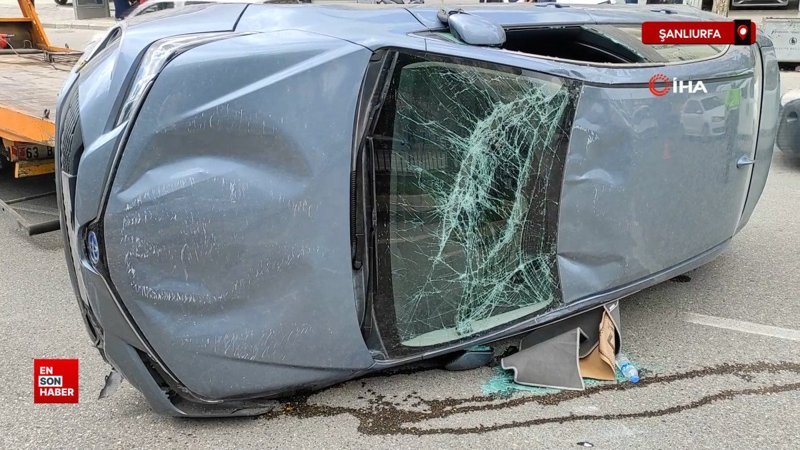 Şanlıurfa'da kamyon ile çarpışan otomobil ters döndü